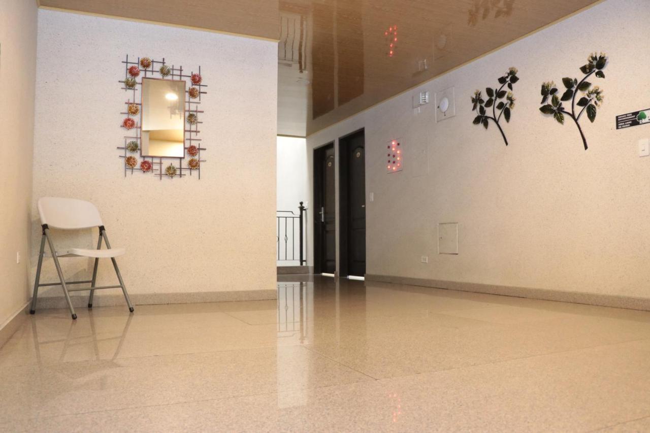 Hoteles Bogota Inn Lago Chico Zona Rosa ภายนอก รูปภาพ
