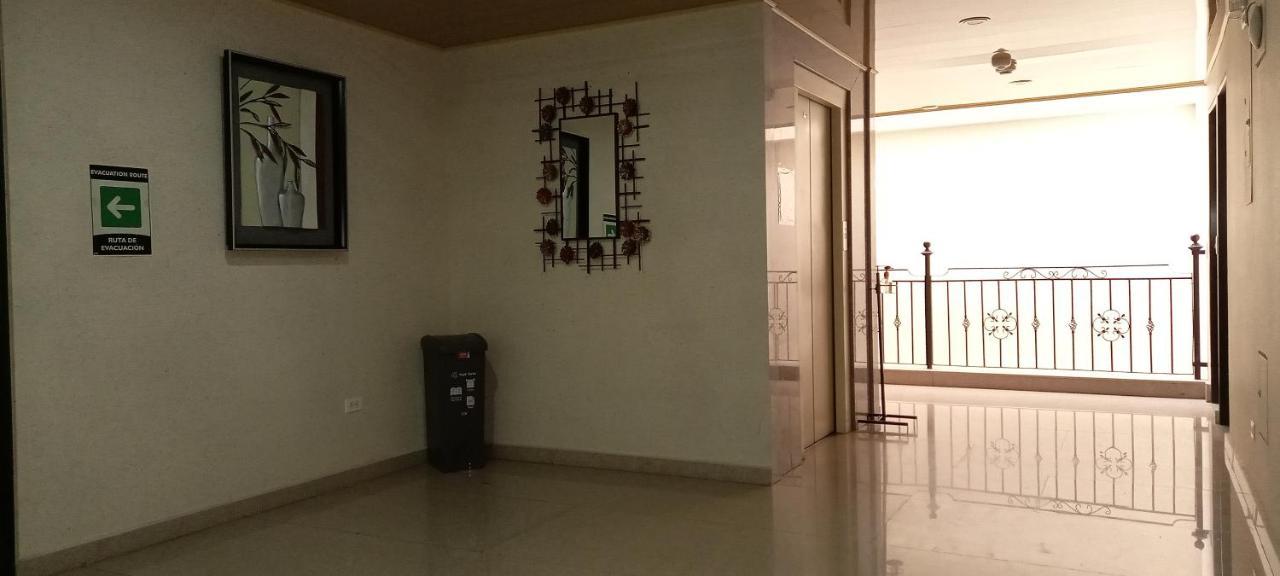 Hoteles Bogota Inn Lago Chico Zona Rosa ภายนอก รูปภาพ