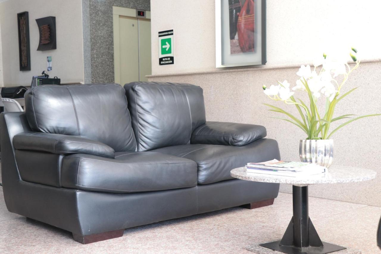 Hoteles Bogota Inn Lago Chico Zona Rosa ภายนอก รูปภาพ