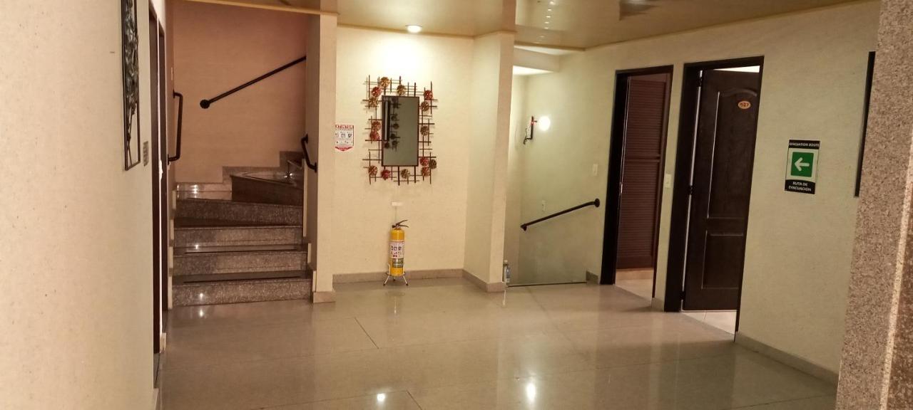 Hoteles Bogota Inn Lago Chico Zona Rosa ภายนอก รูปภาพ