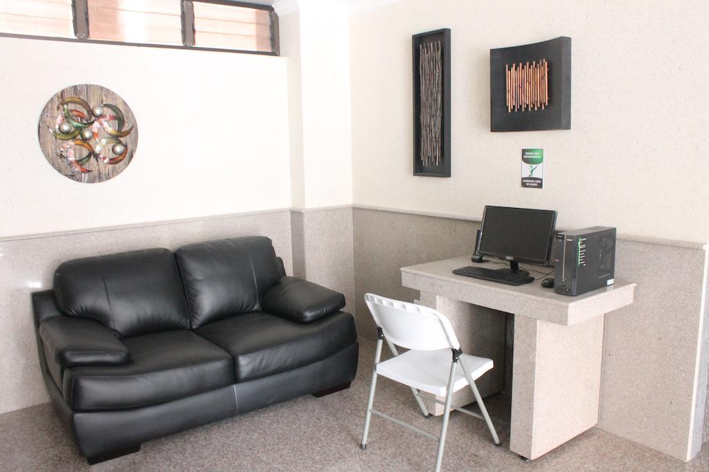 Hoteles Bogota Inn Lago Chico Zona Rosa ภายนอก รูปภาพ