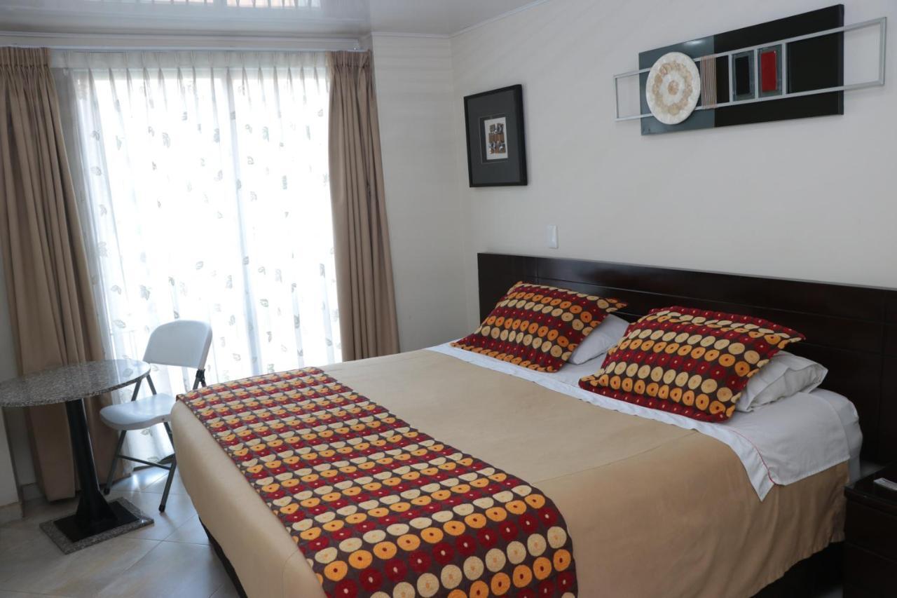 Hoteles Bogota Inn Lago Chico Zona Rosa ภายนอก รูปภาพ